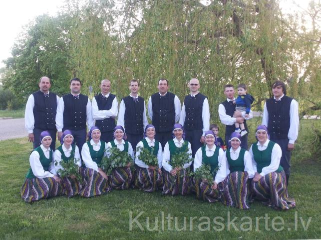 Jelgavas novada deju kolektīvu pasākums „Vasarsvētku sadancis” 2014